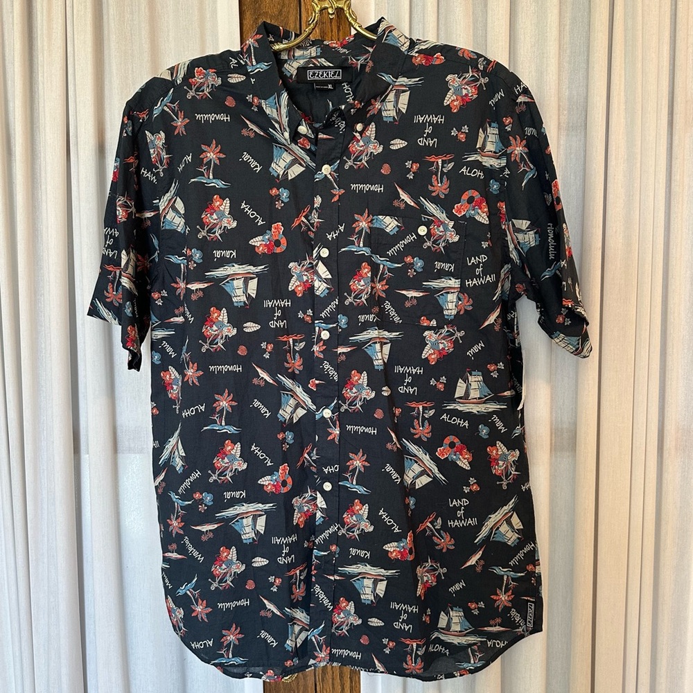 Ezekiel Hawaii Hey Hey Short Sleeve Button Down Shirt